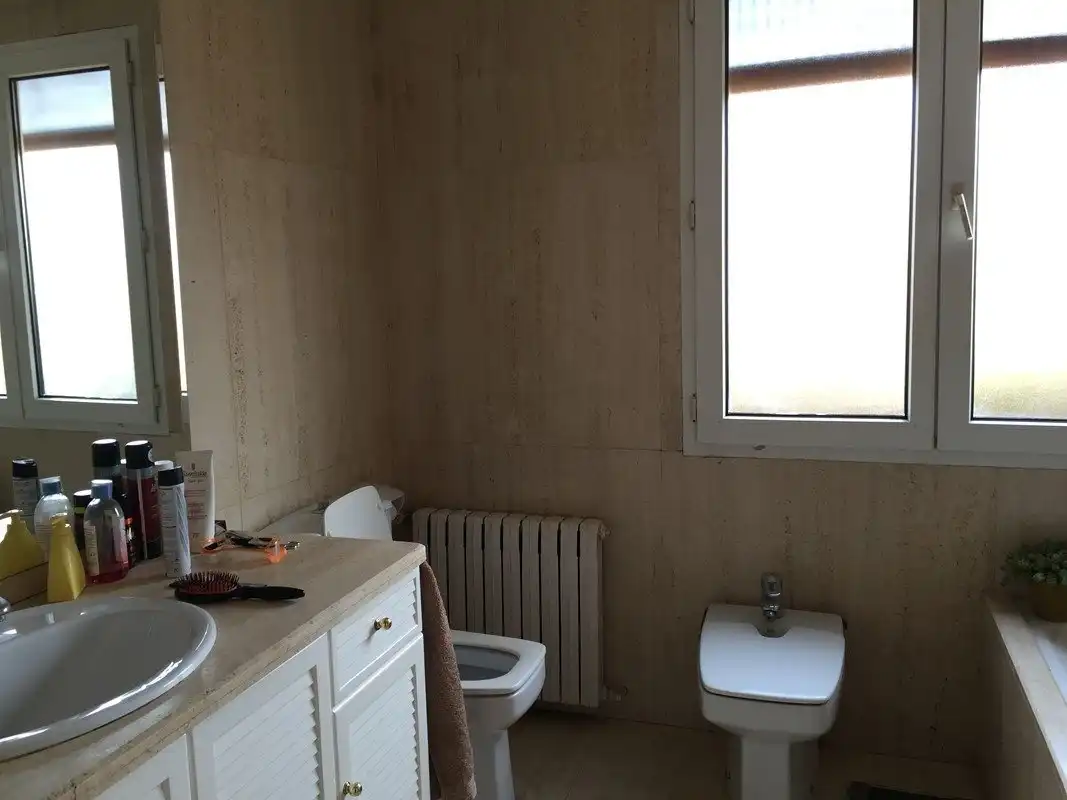 Bany de Casa o xalet en venda en Elche / Elx amb Jardí privat, Terrassa i Piscina