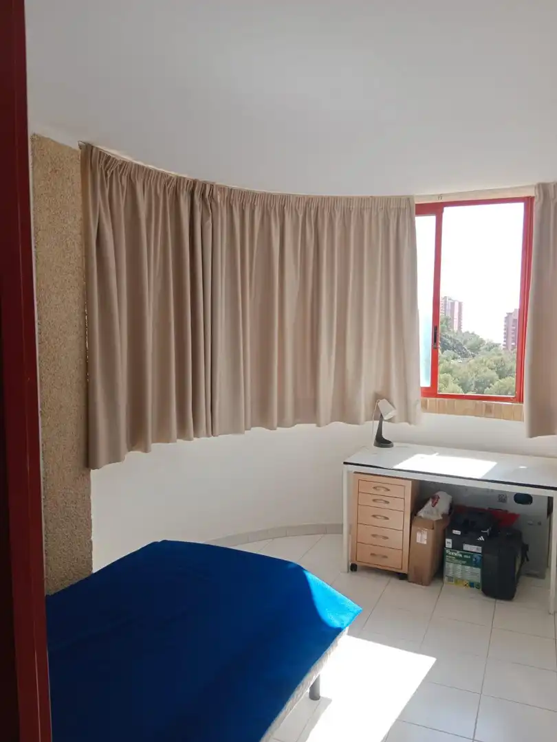 Dormitori de Apartament en venda en Benidorm amb Aire condicionat, Jardí privat i Terrassa