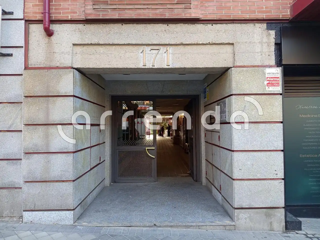 Exterior view of Garage for sale in Madrid