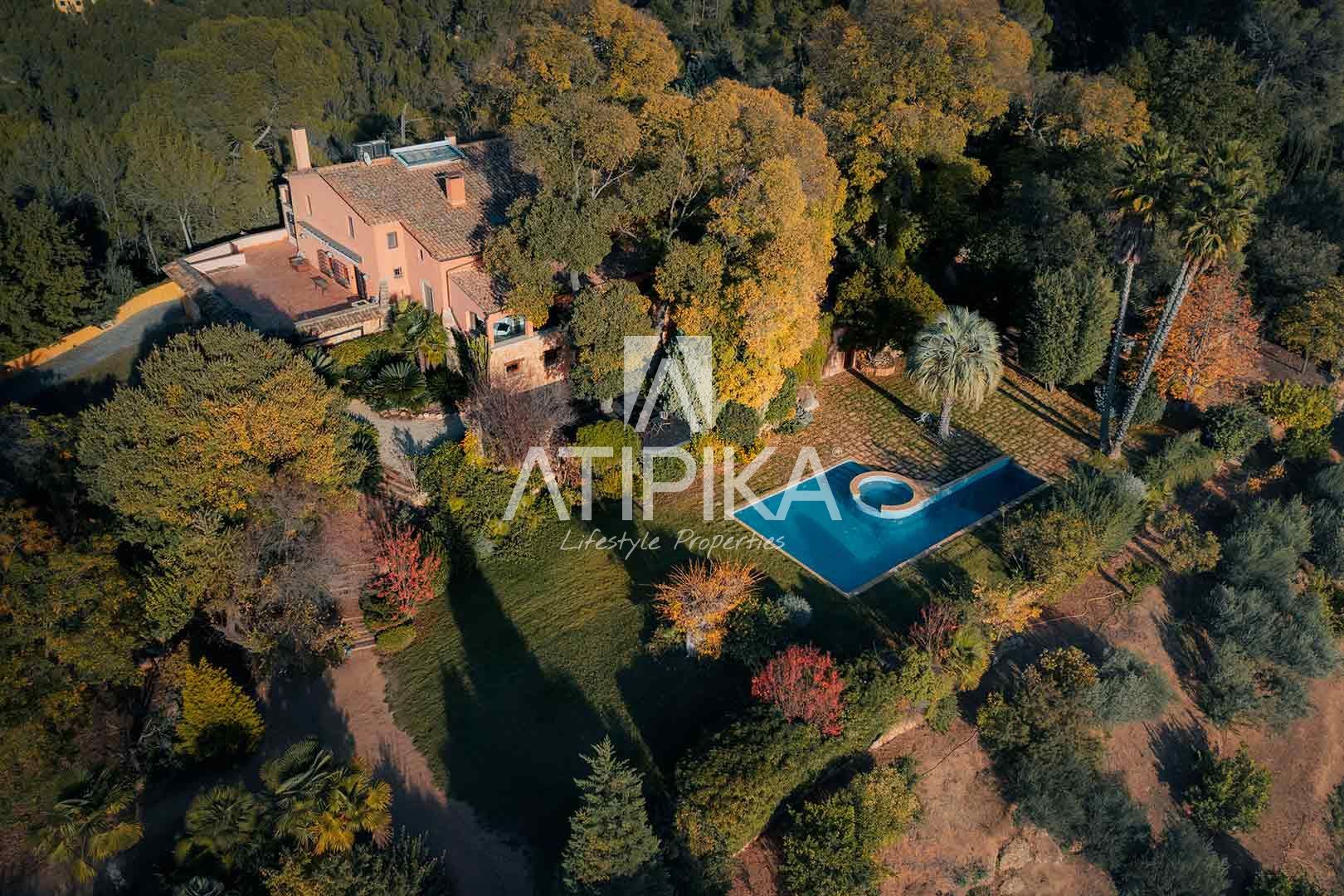 Jardí de Finca rústica en venda en Gelida amb Calefacció, Terrassa i Traster