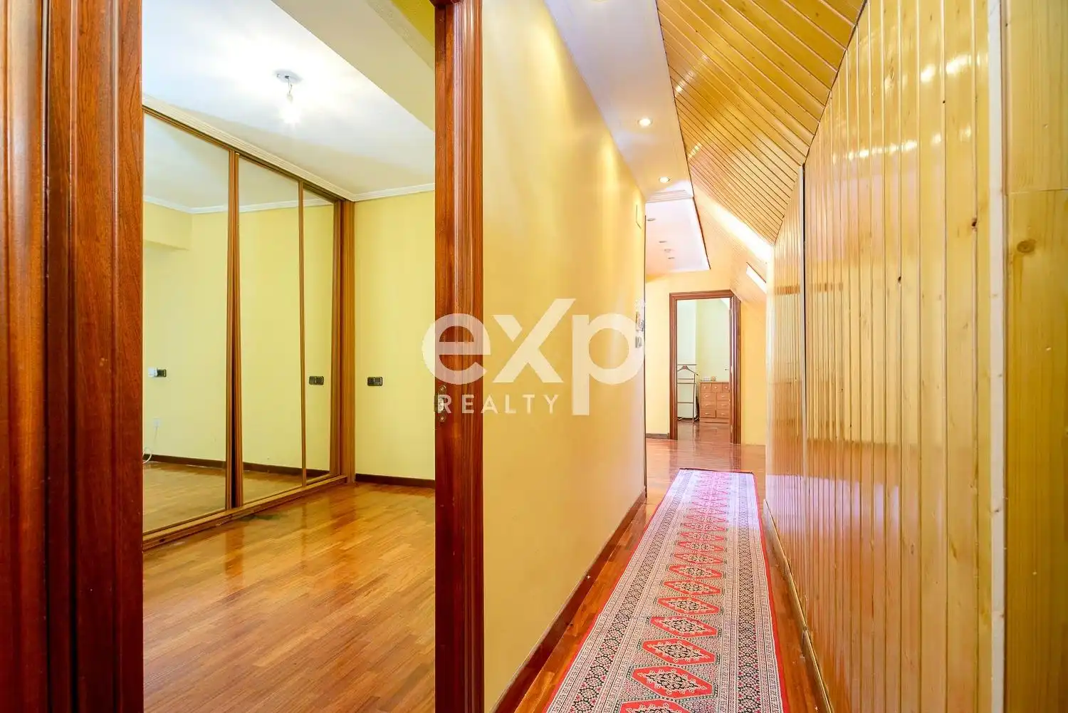 Piso en venta en Oviedo  con Calefacción, Parquet y Amueblado