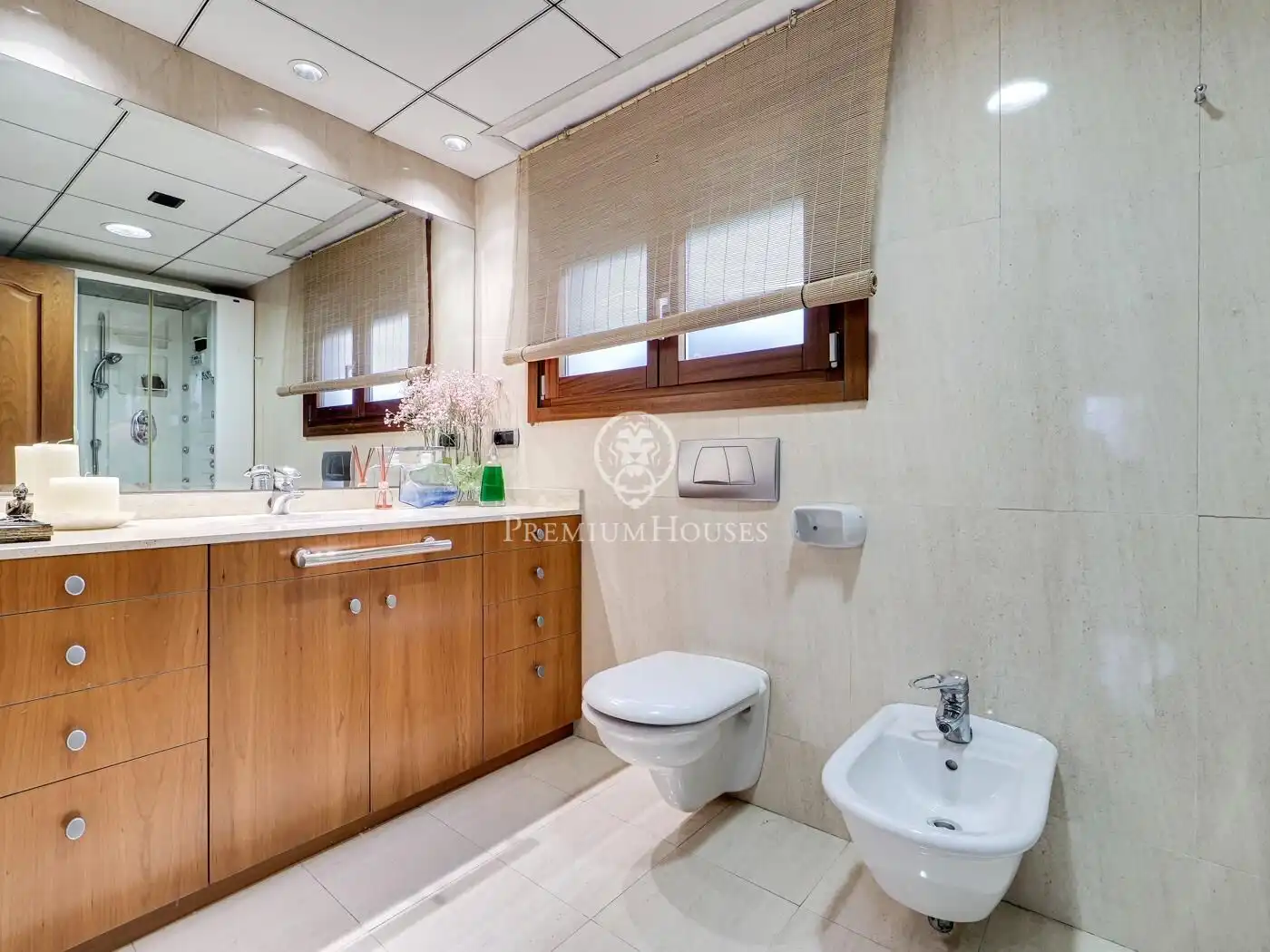 Bathroom of Houses for sale in Olesa de Montserrat  with Air Conditioner, Private garden and Terrace