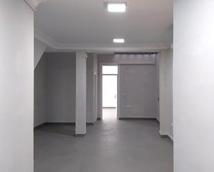 Premises to rent in Carmona