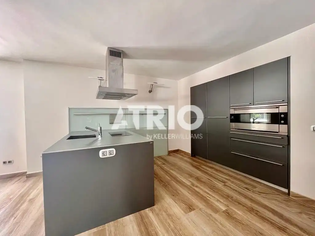 Cuina de Casa o xalet de lloguer en  Palma de Mallorca amb Aire condicionat, Calefacció i Jardí privat