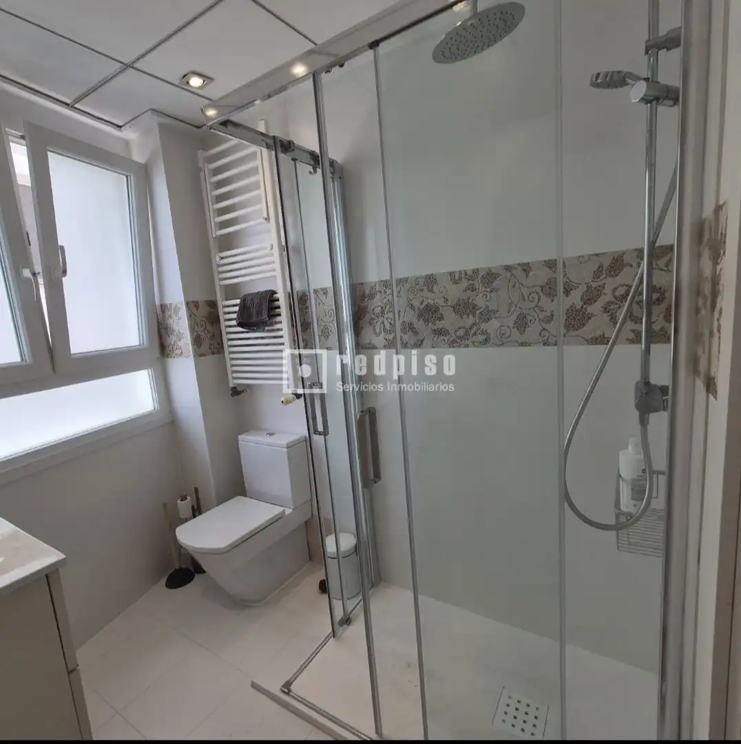 Bathroom of Flat for rent in Sevilla  with Air Conditioner, Terrace and Storage room