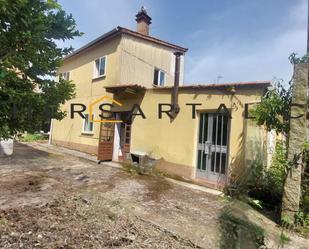 Exterior view of House or chalet for sale in Vilanova de Arousa  with Private garden, Terrace and Storage room