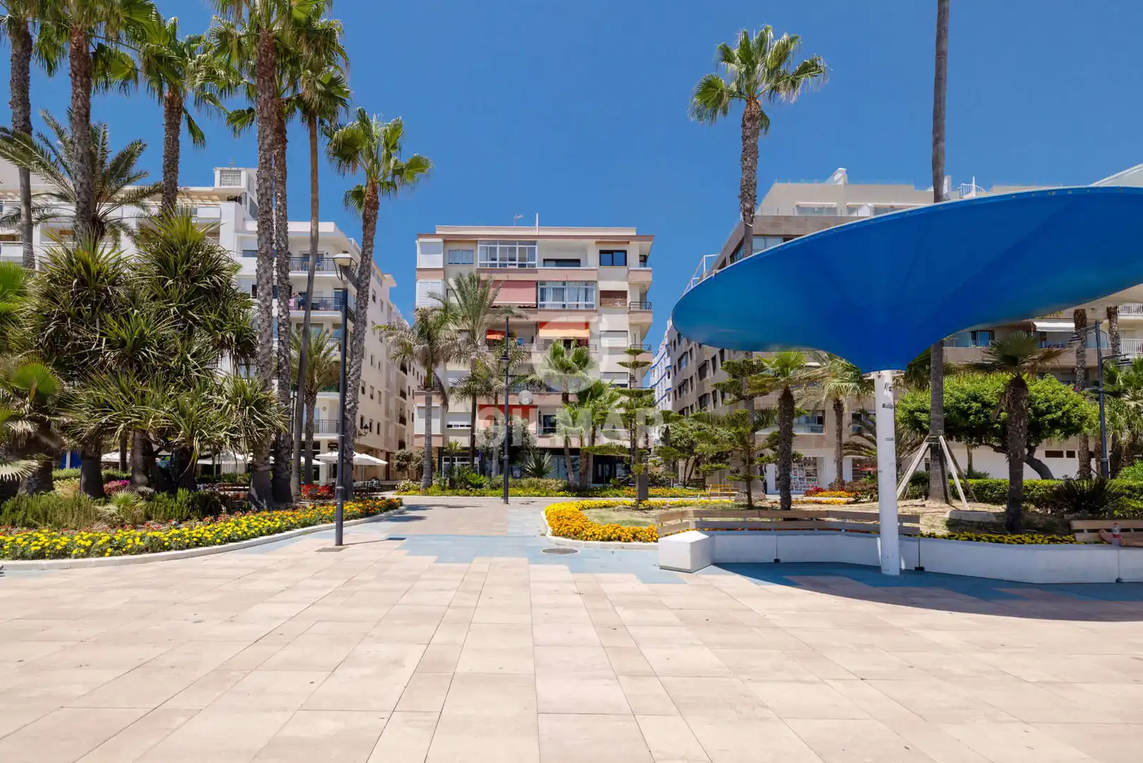 Vista exterior de Apartament en venda en Estepona amb Calefacció, Piscina i Balcó