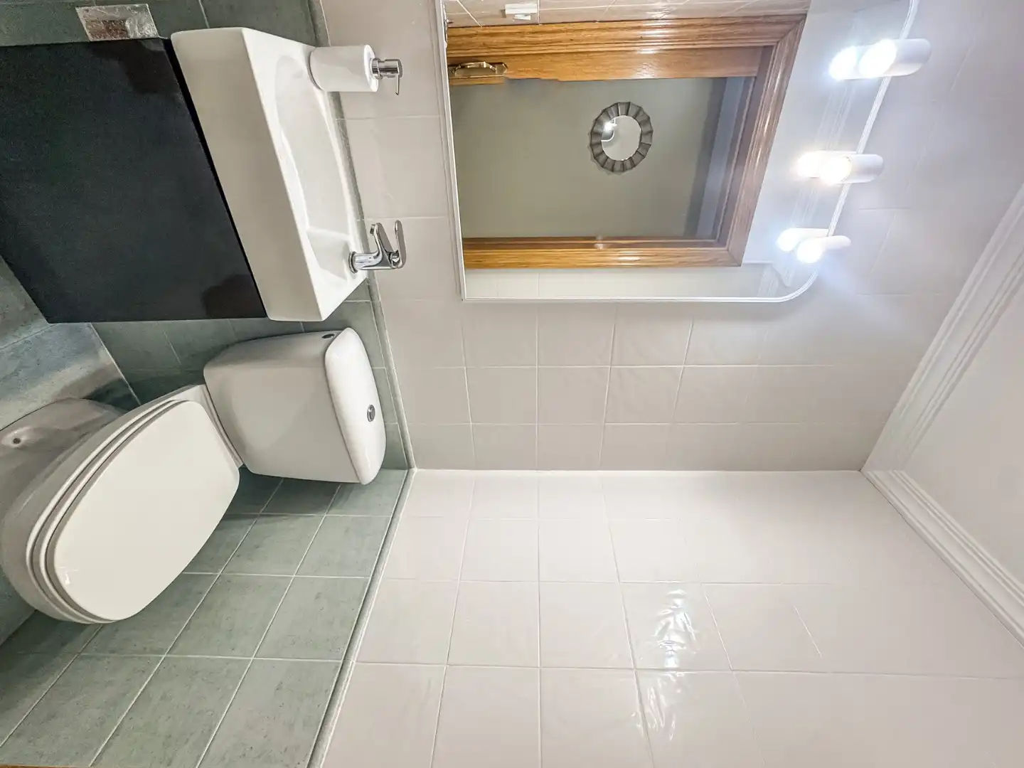 Baño de Apartamento de alquiler en Santa Pola con Terraza, Piscina y Amueblado