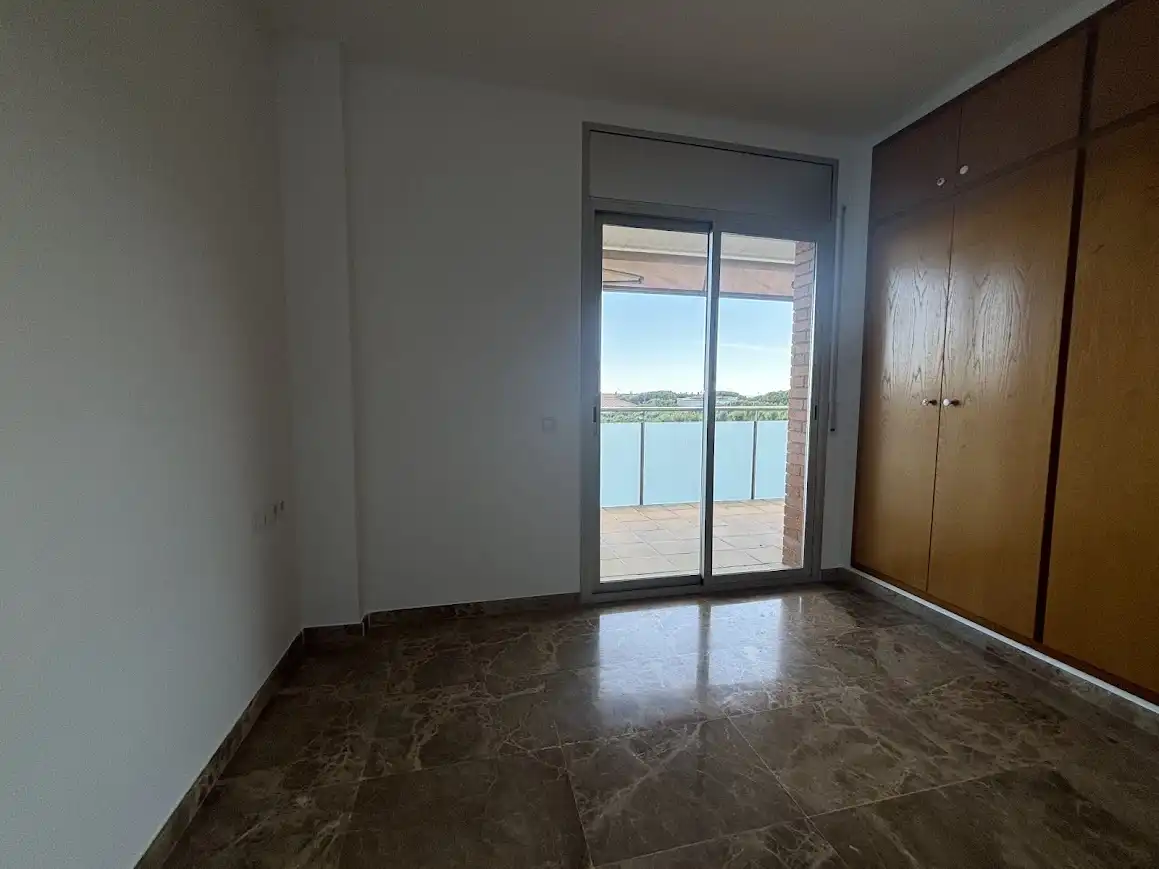 Habitación de Ático en venta en Gavà con Aire acondicionado, Terraza y Trastero