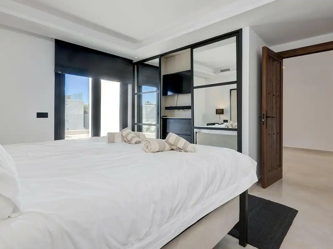 Schlafzimmer von Haus oder Chalet zur Miete in Marbella mit Klimaanlage, Privatgarten und Terrasse