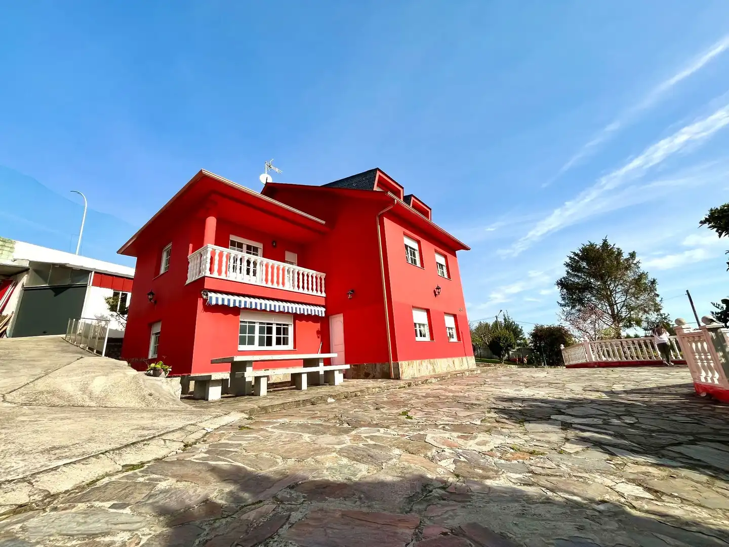 Vista exterior de Casa o xalet en venda en Culleredo amb Calefacció, Terrassa i Traster