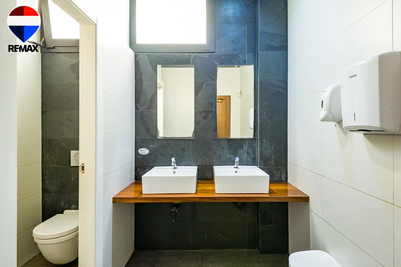 Local comercial en venta en Avenida del Locutor Vicente Hipólito 8, imagen 60