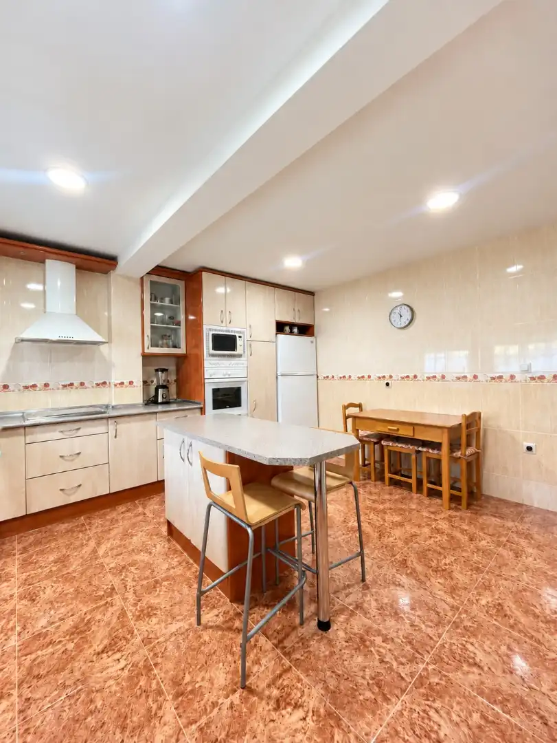 Casa bifamiliare con piscina in vendita a Villa del Prado, imagen 6