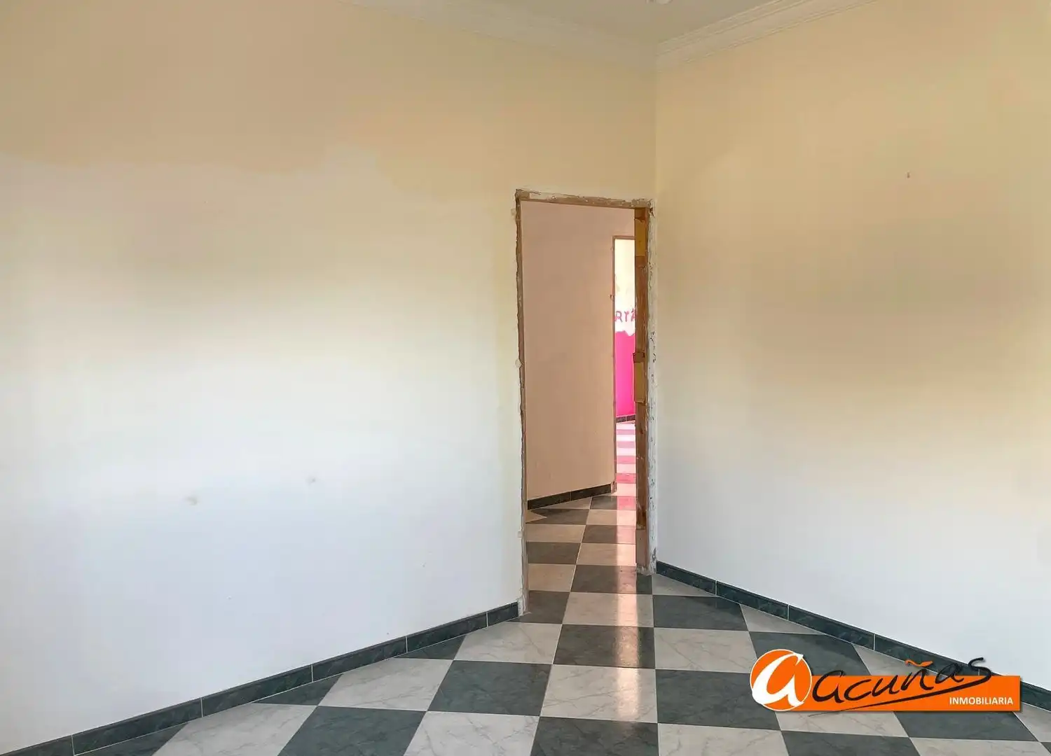 Casa adosada en venta en Gilena con Terraza y Trastero