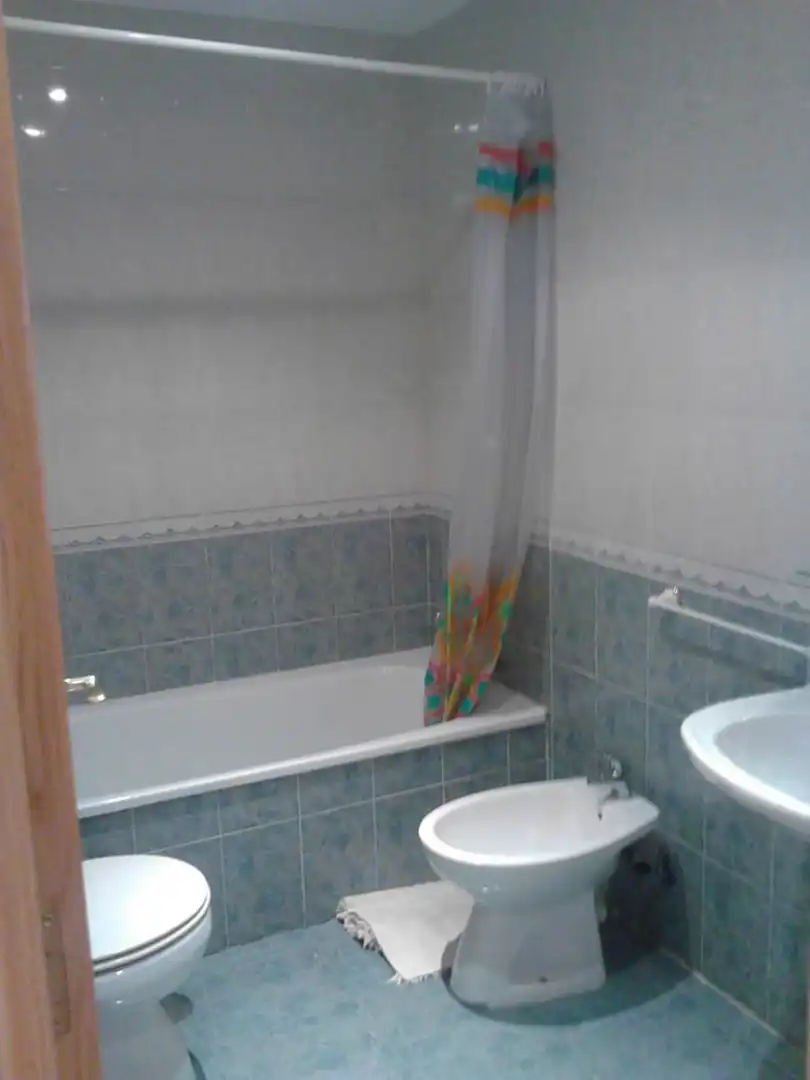 Bathroom of Flat for rent in Cáceres  with Heating, Terrace and Storage room