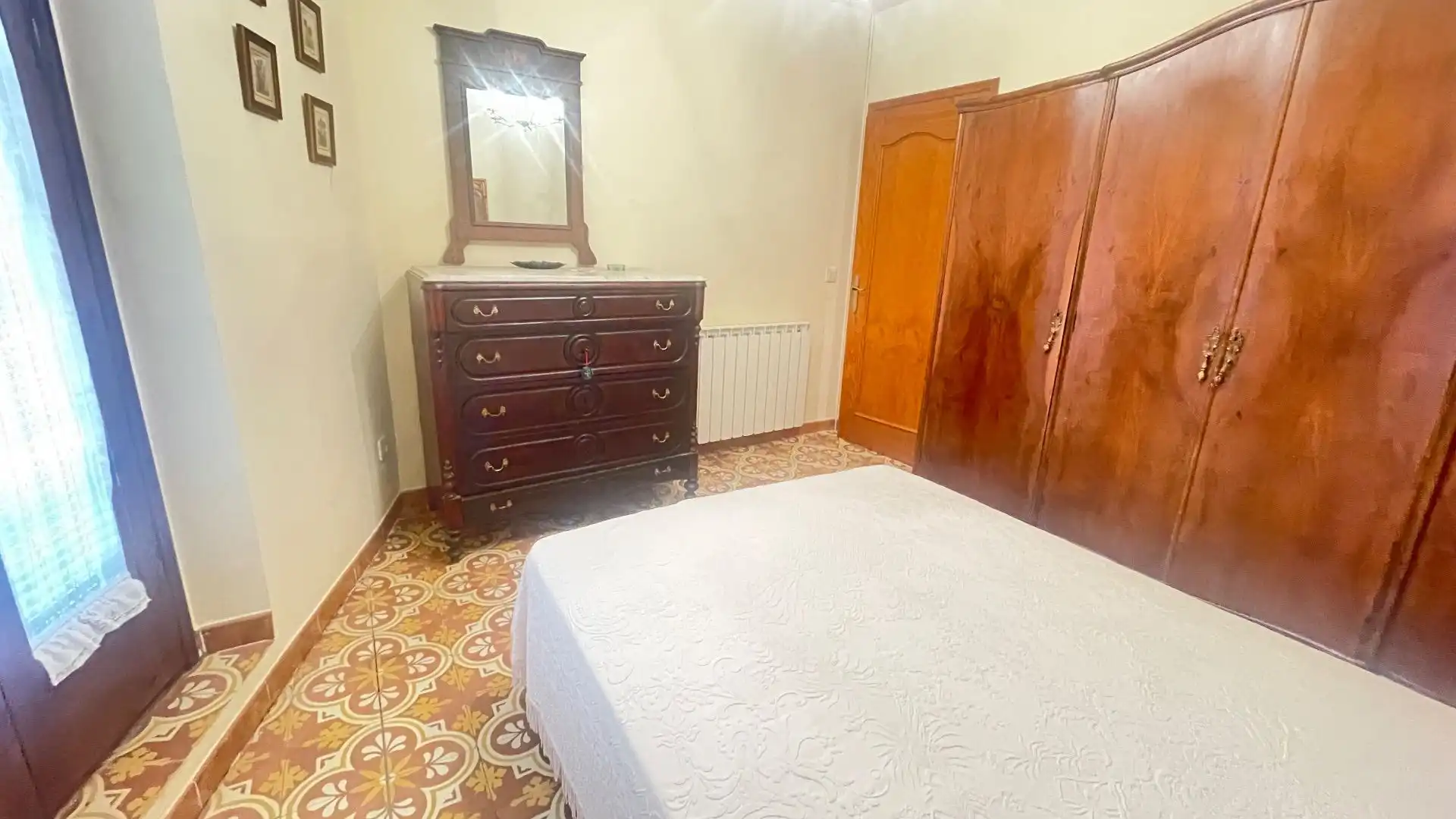 Habitación de Finca rústica en venta en Vallbona de Les Monges con Calefacción, Jardín privado y Trastero
