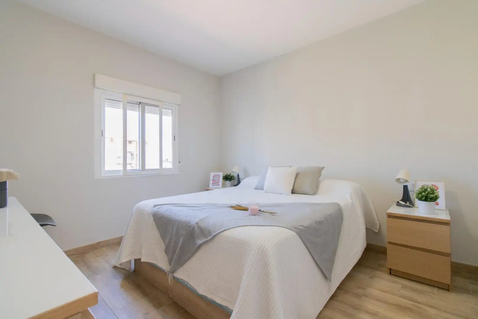 Bedroom of Flat for sale in Valencia  with Air Conditioner