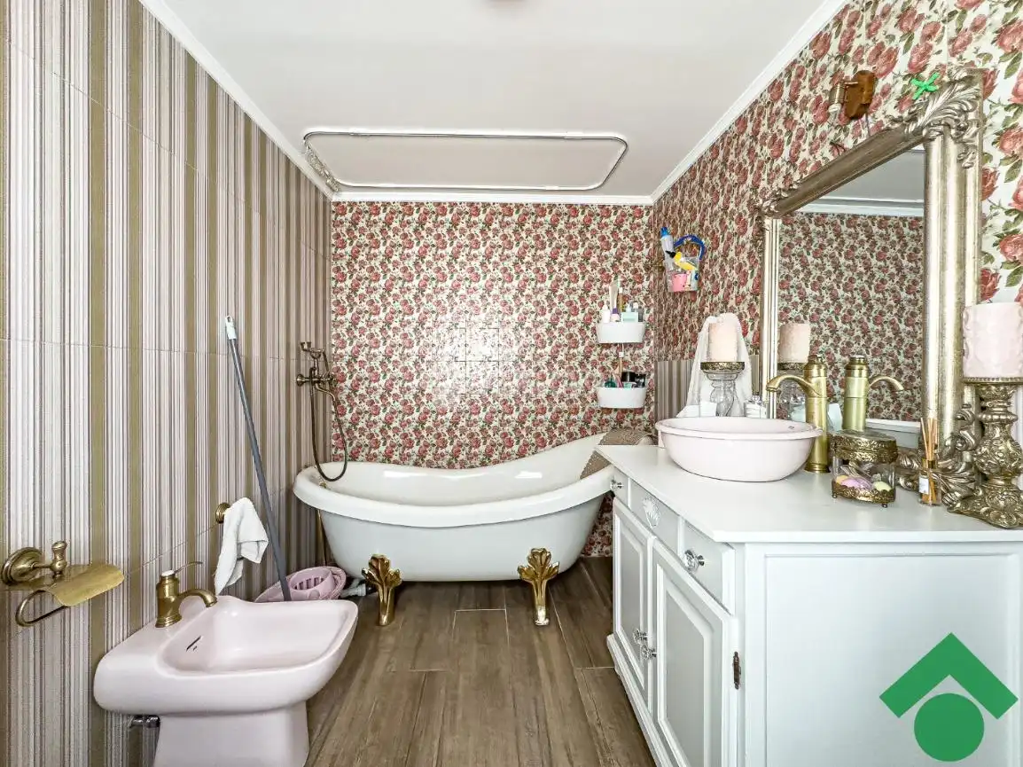 Bathroom of Houses for sale in Vegas del Genil