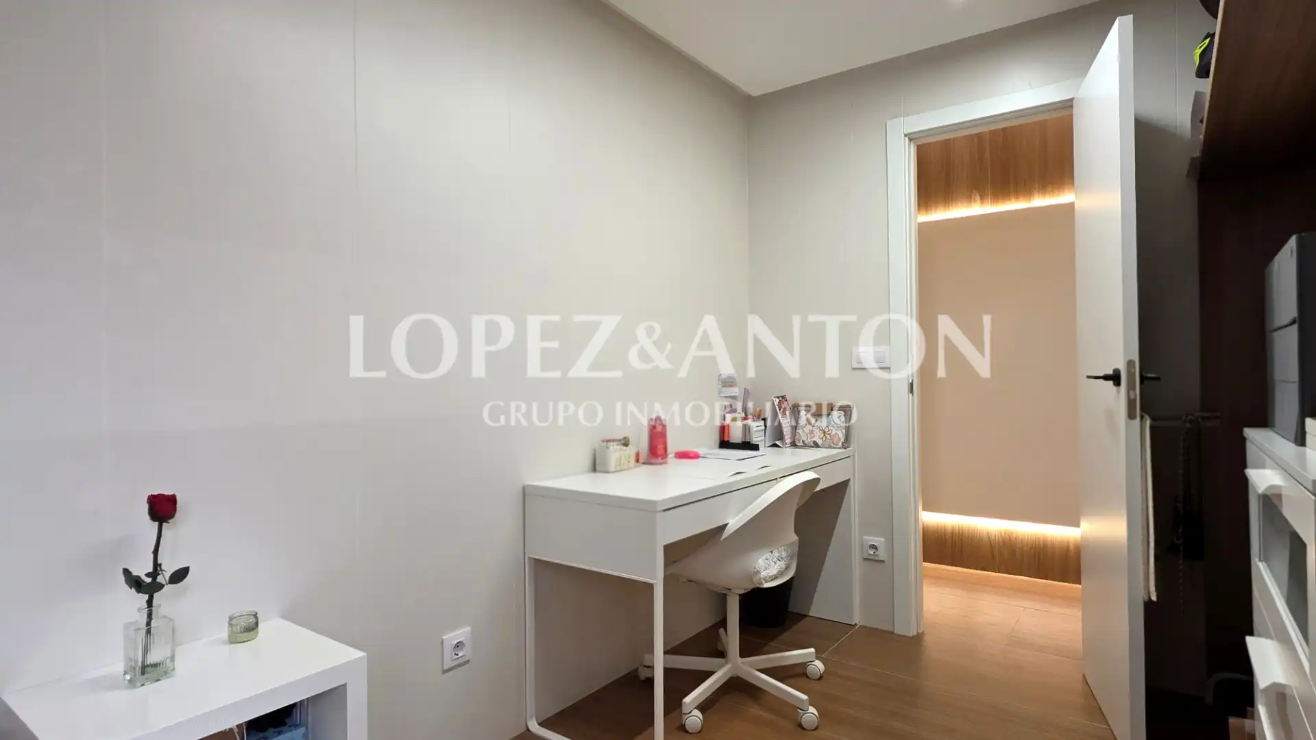Bedroom of Flat for sale in L'Eliana  with Air Conditioner and Balcony