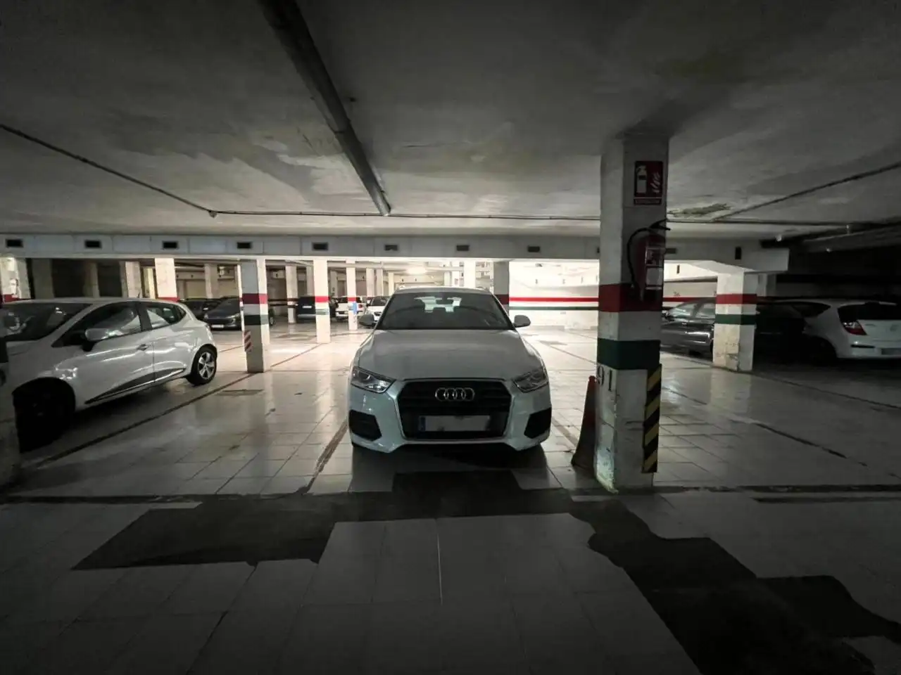 Parking for sale in Santiago Rusiñol, imagen 4