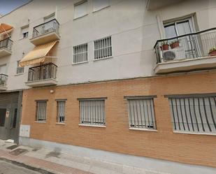 Vista exterior de Pis en venda en Dos Hermanas amb Terrassa i Balcó