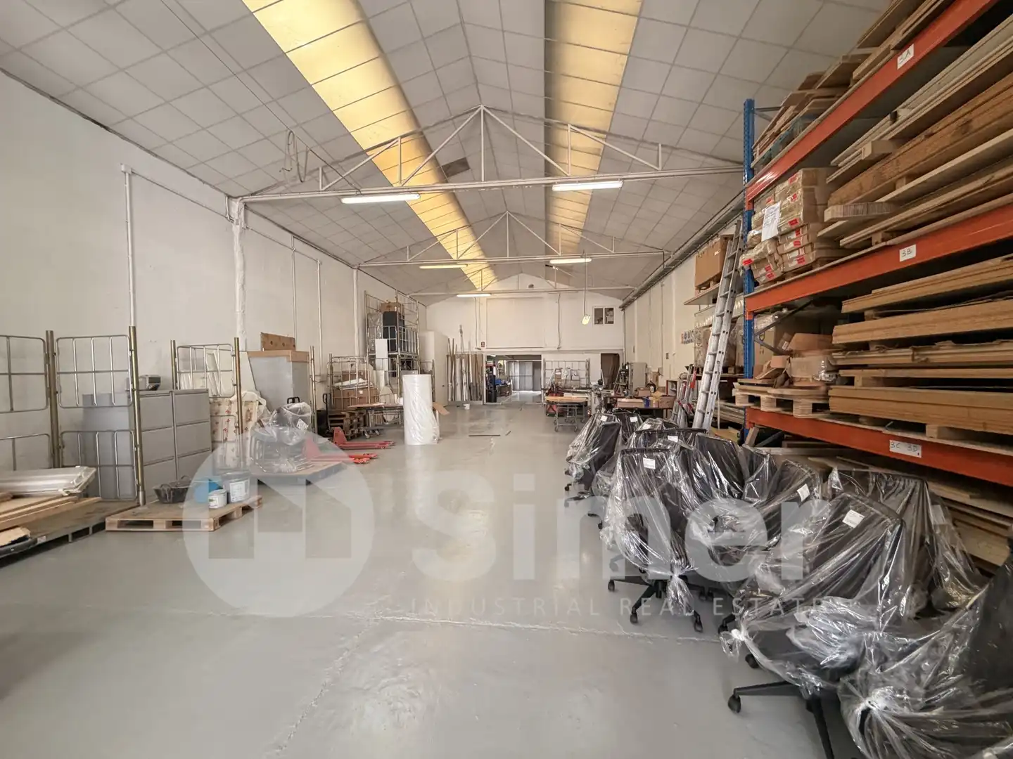 Industrial buildings for sale in Canovelles