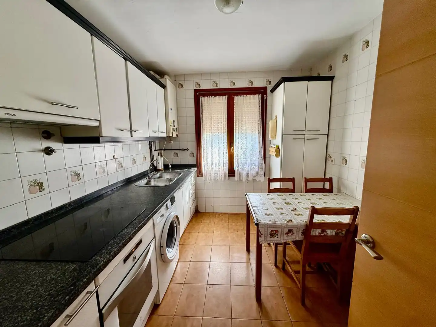 Cocina de Piso en venta en La Bañeza  con Amueblado