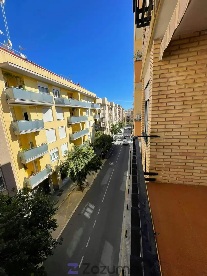 Außenansicht von Wohnung zur Miete in Ontinyent mit Klimaanlage, Abstellraum und Möbliert