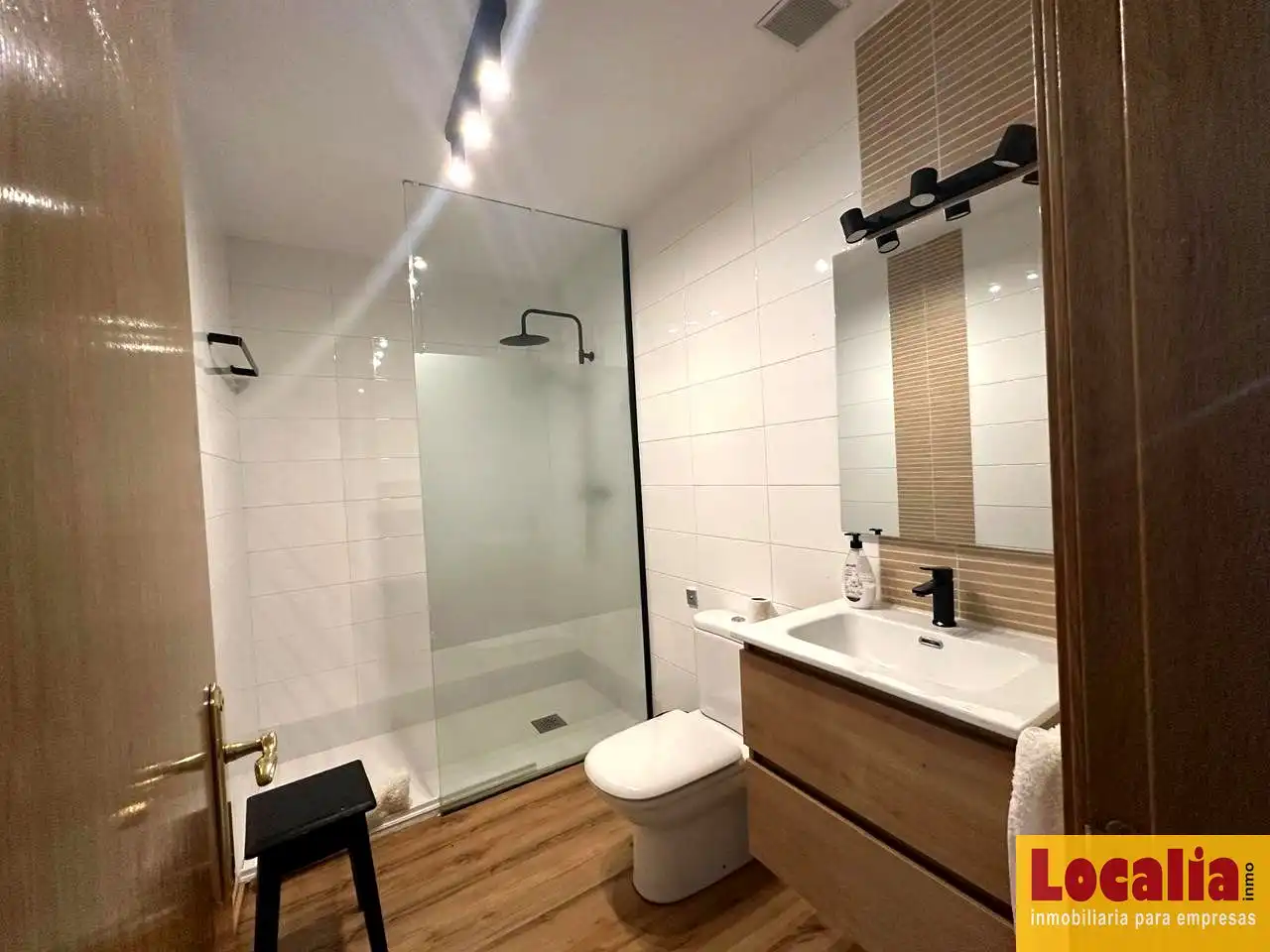 Bathroom of Flat for sale in Torrelavega   with Air Conditioner, Heating and Storage room