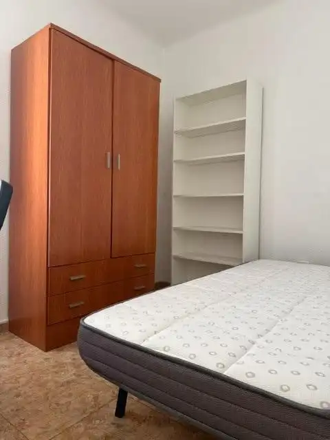 Habitación de Piso en venta en Murcia con Terraza y Trastero