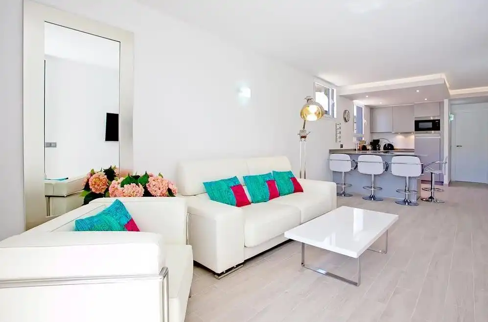 Wohnzimmer von Erdgeschoss zum Verkauf in Andratx mit Klimaanlage, Privatgarten und Terrasse