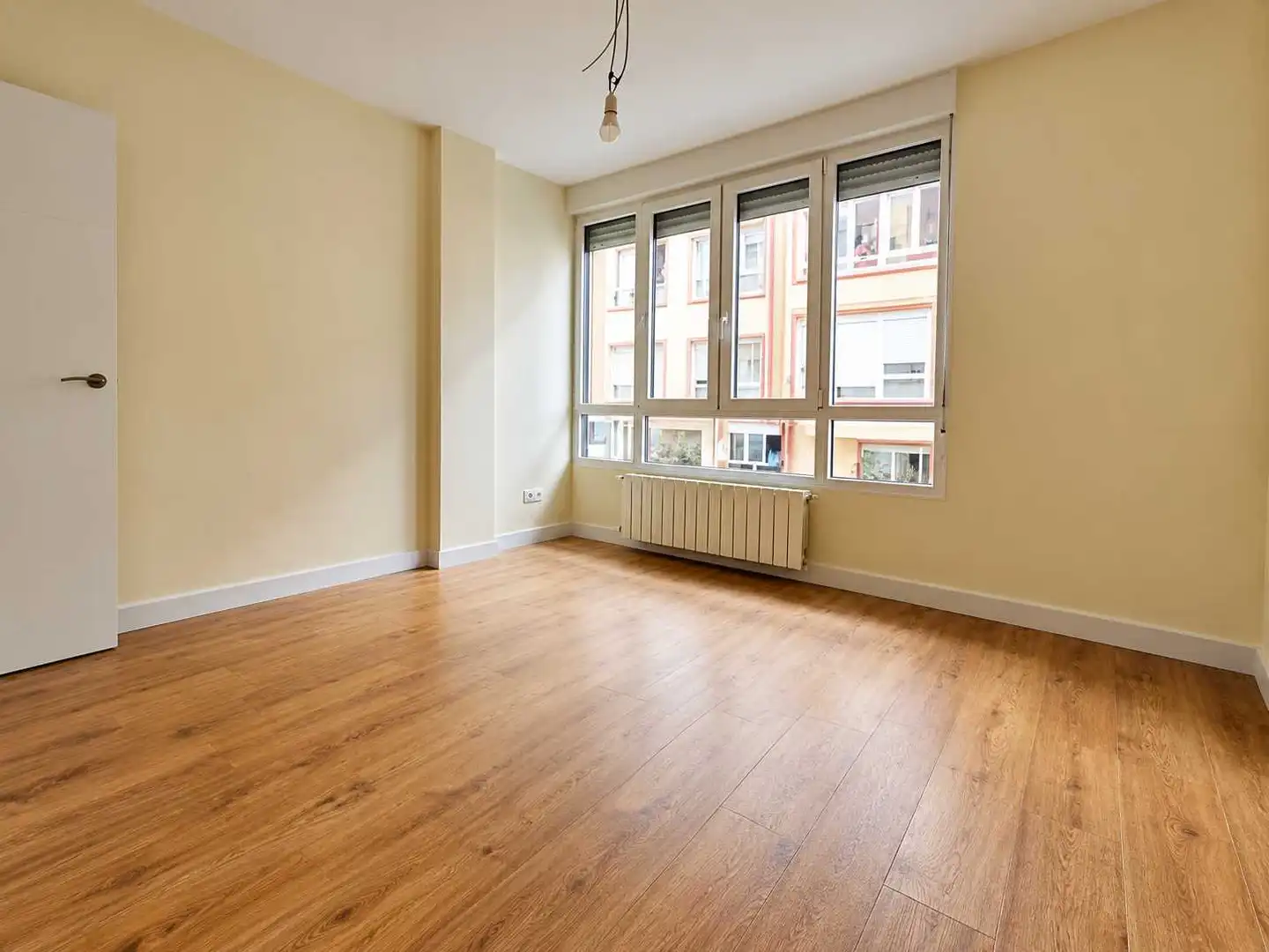 Bedroom of Flat for rent in Numancia - San Fernando