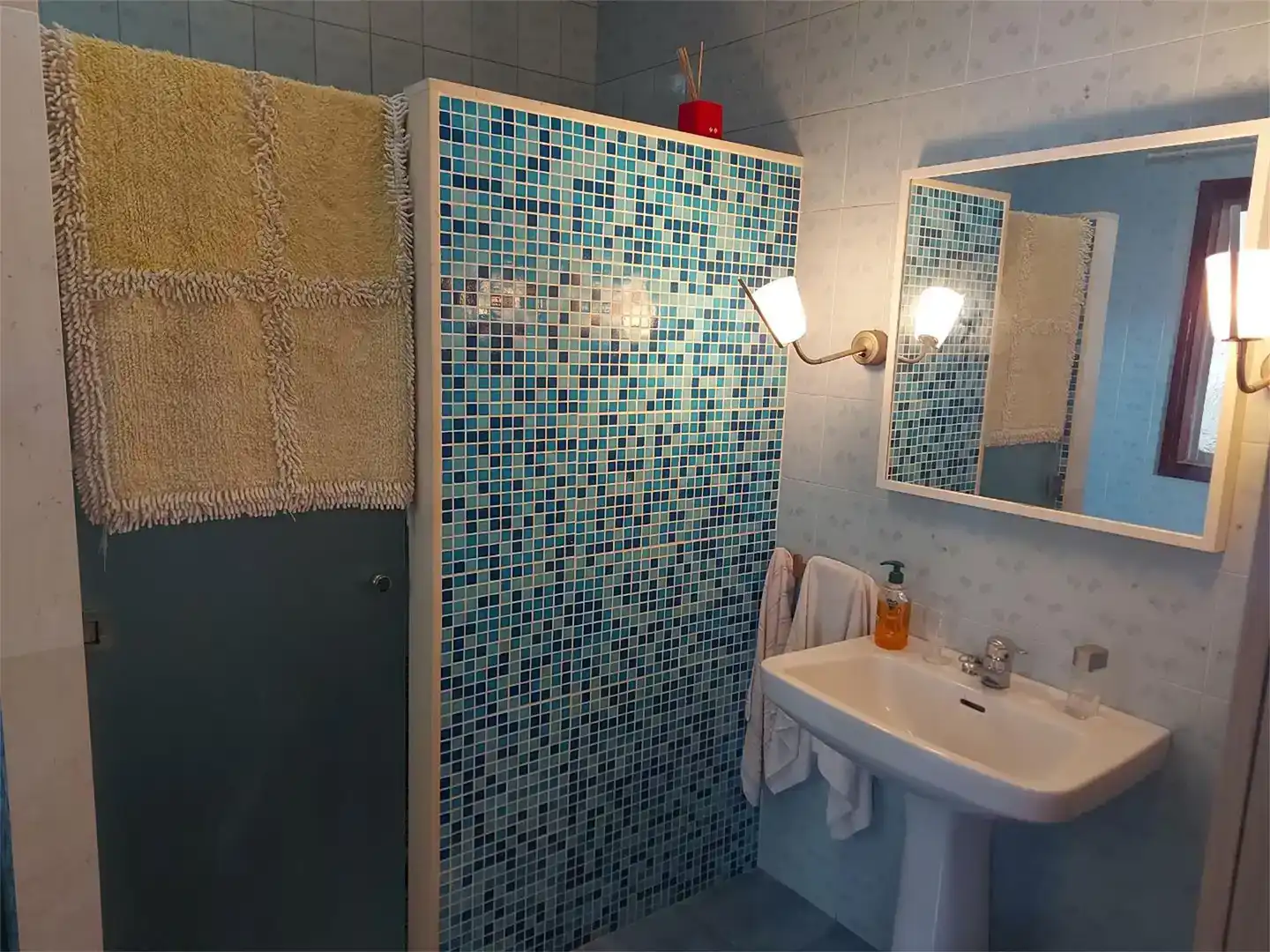 Baño de Piso en venta en Casariche con Trastero, Amueblado y Balcón