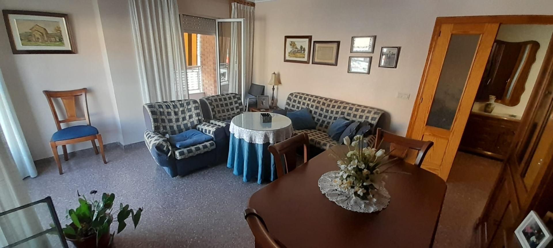 Sala d'estar de Pis en venda en Villena amb Calefacció, Balcó i Alarma