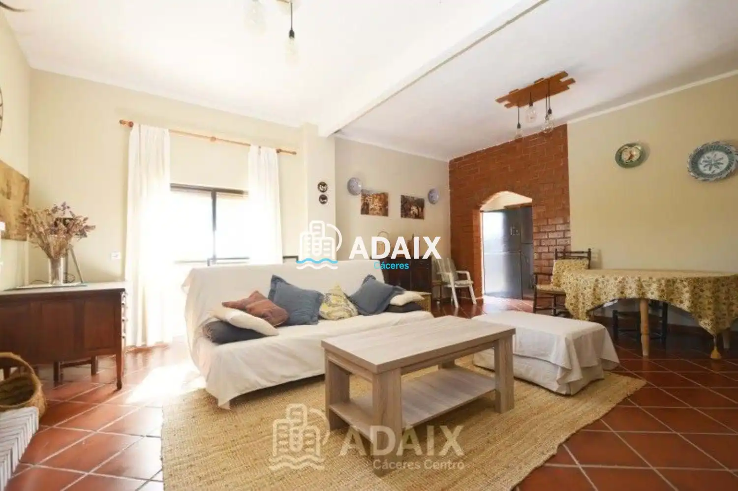 Jardí de Casa o xalet en venda en Cáceres amb Aire condicionat, Terrassa i Traster