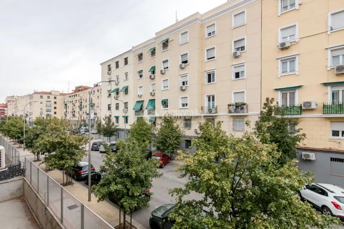 Vista exterior de Piso en venta en Madrid