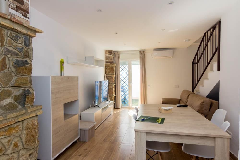 Sala d'estar de Dúplex en venda en El Puerto de Santa María amb Balcó i Piscina comunitària