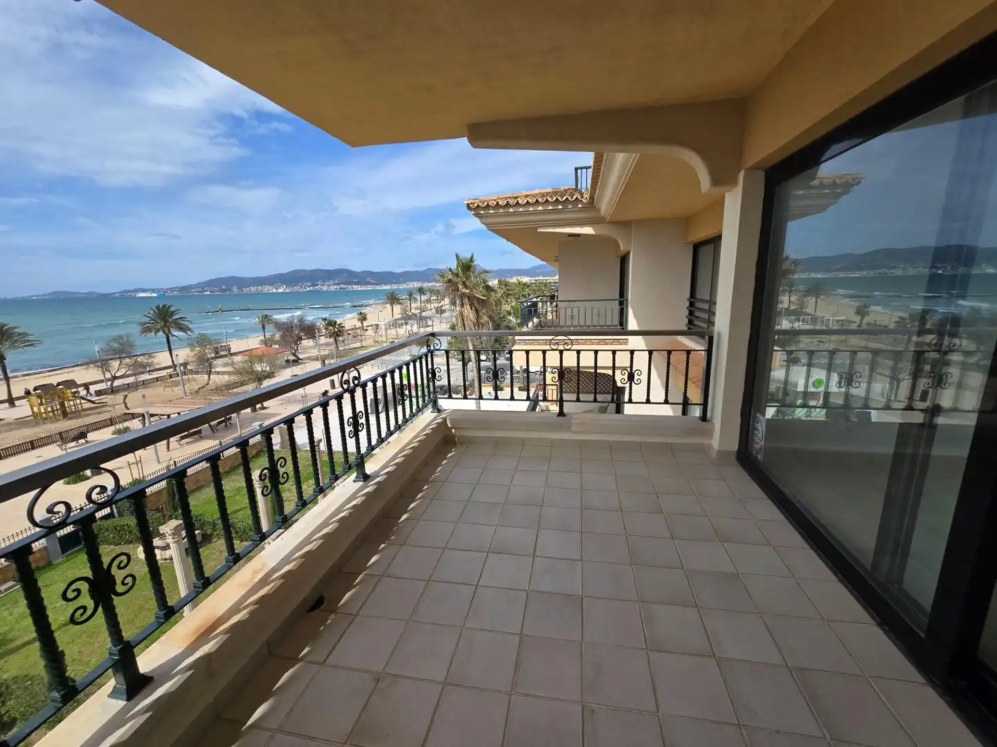 Terrassa de Pis de lloguer en  Palma de Mallorca amb Calefacció, Parquet i Terrassa
