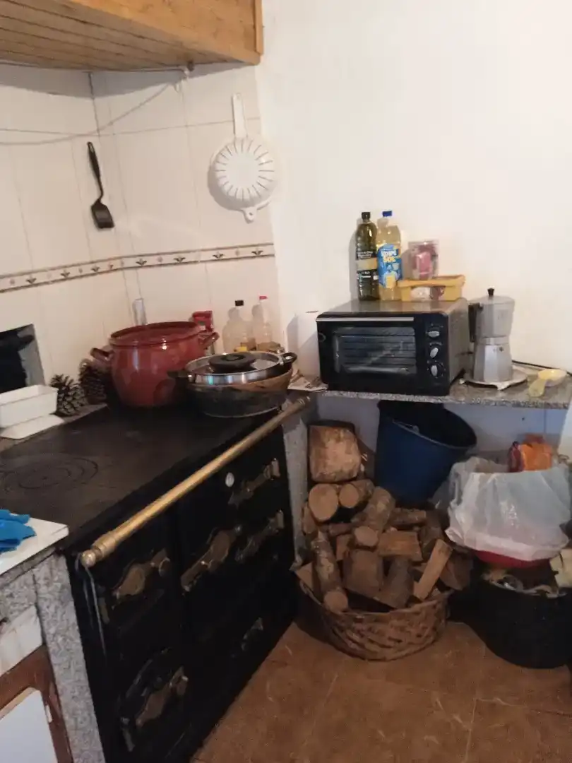 Cuina de Casa adosada en venda en Oencia amb Moblat, Forn i Rentadora