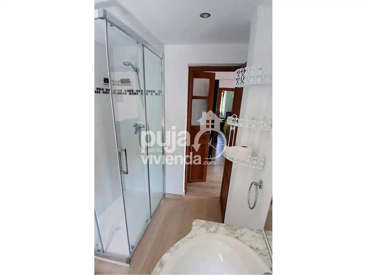 Baño de Casa o chalet en venta en Tineo con Jardín privado, Terraza y Amueblado