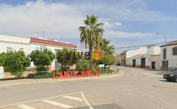 Casa adosada en Venta en La Lantejuela