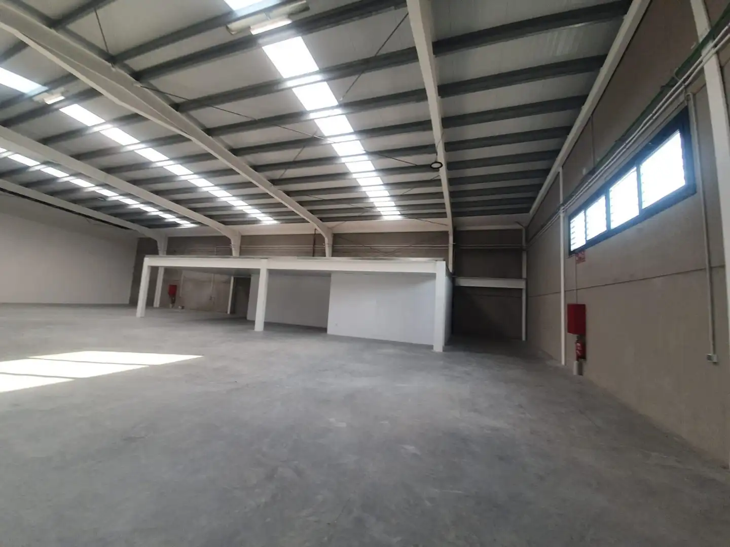 Fabrikhallen zur Miete in Los Palacios y Villafranca