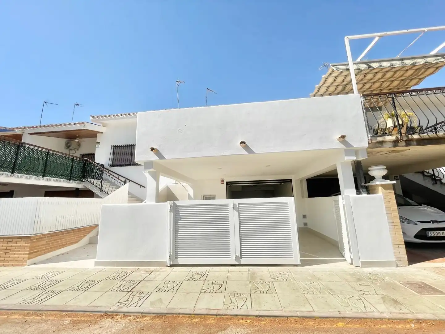 Vista exterior de Casa o xalet de lloguer en Orihuela amb Aire condicionat, Calefacció i Parquet