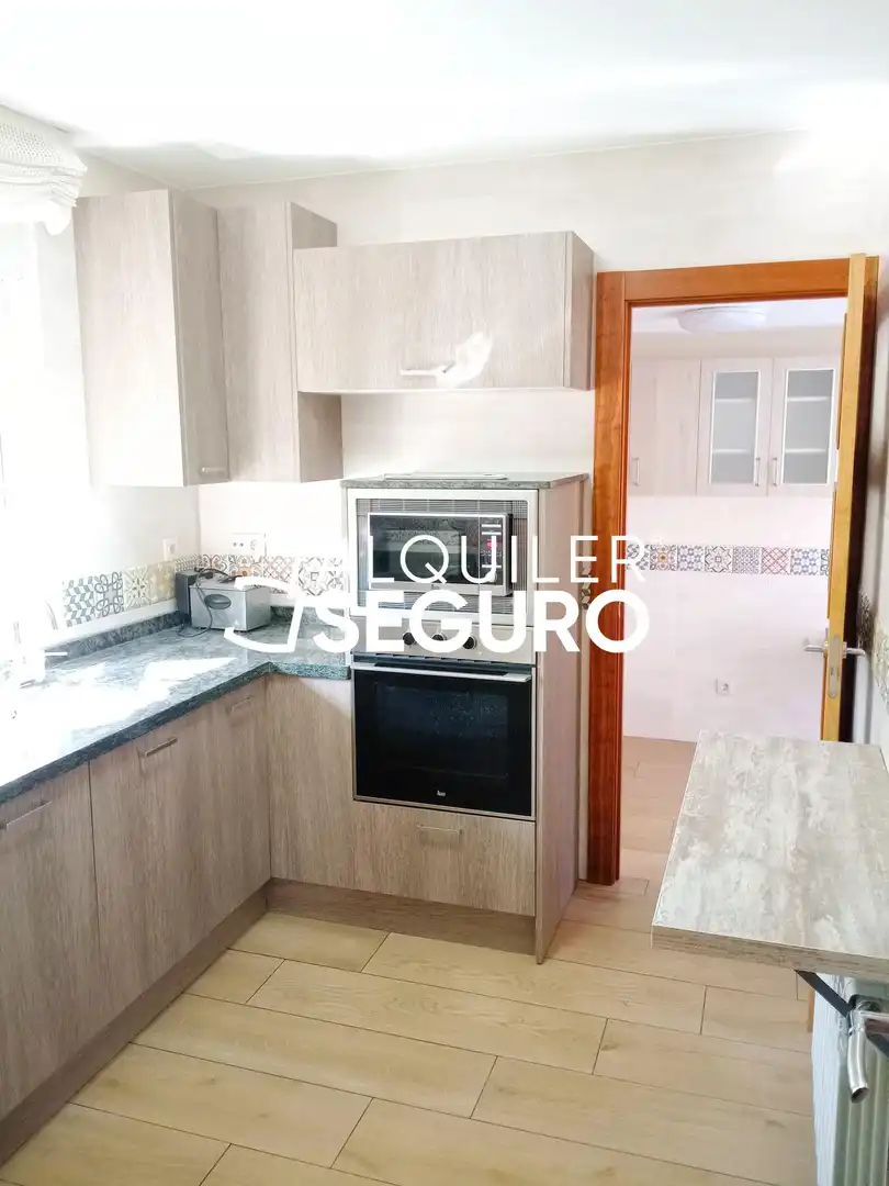 Cocina de Casa o chalet de alquiler en Aldeamayor de San Martín con Aire acondicionado, Calefacción y Terraza