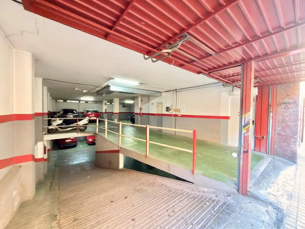 Aparcament de Local en venda en Collblanc - La Torrassa