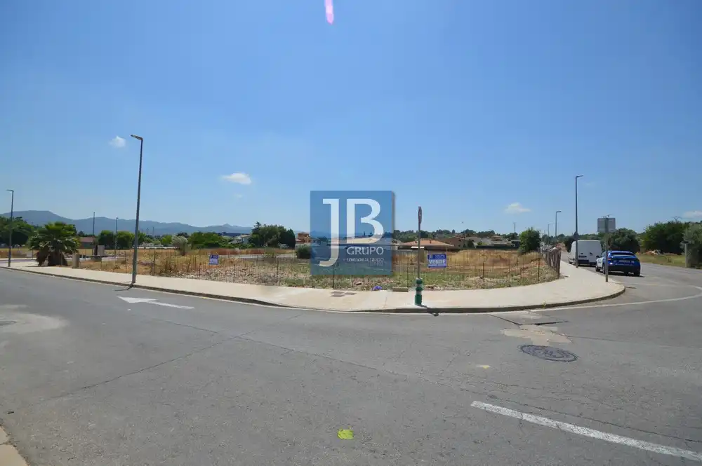 Terreny residencial en venda a Avenida Castella, imagen 2