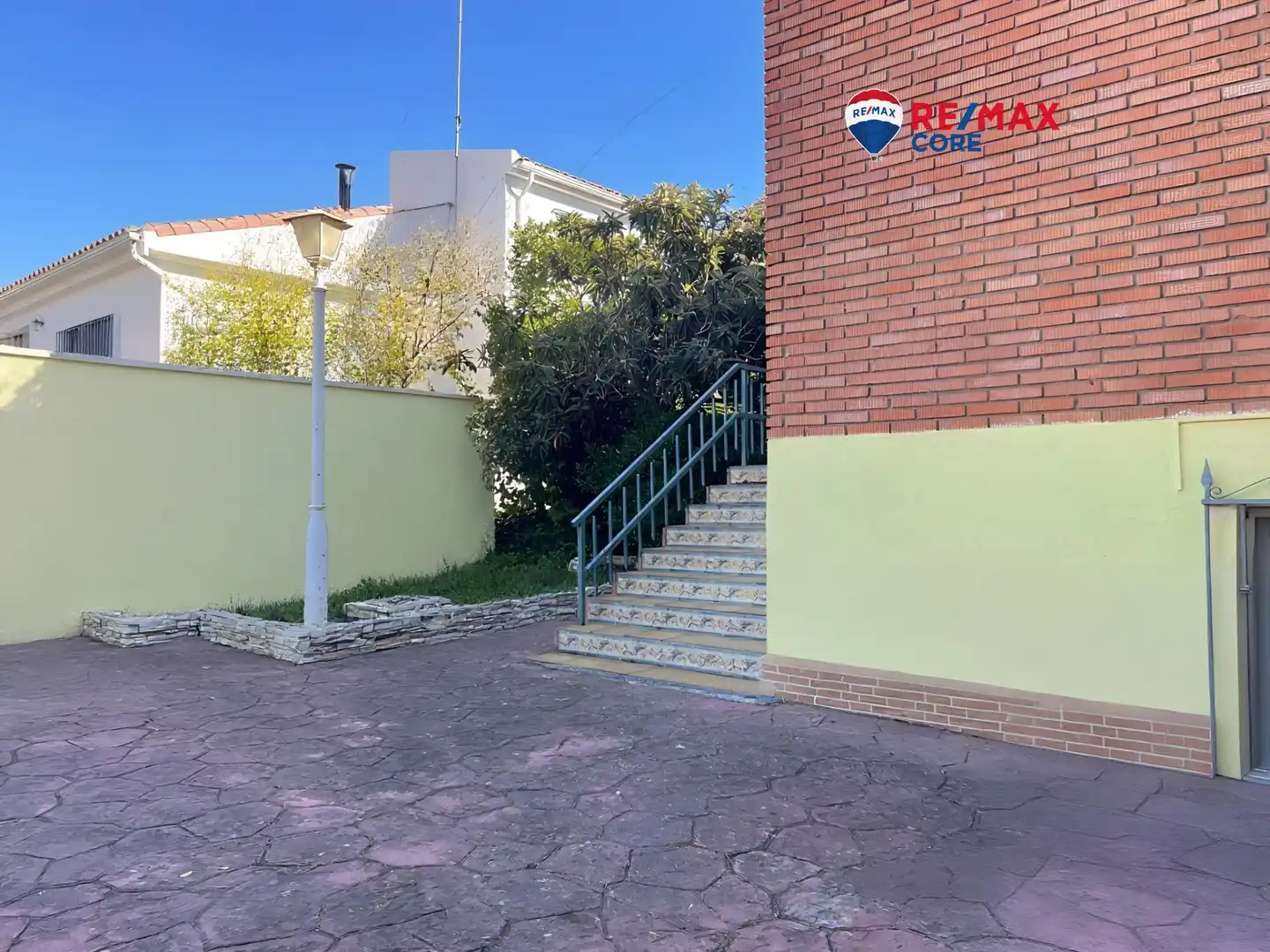 Vista exterior de Casa o xalet en venda en Almendralejo amb Aire condicionat, Calefacció i Terrassa