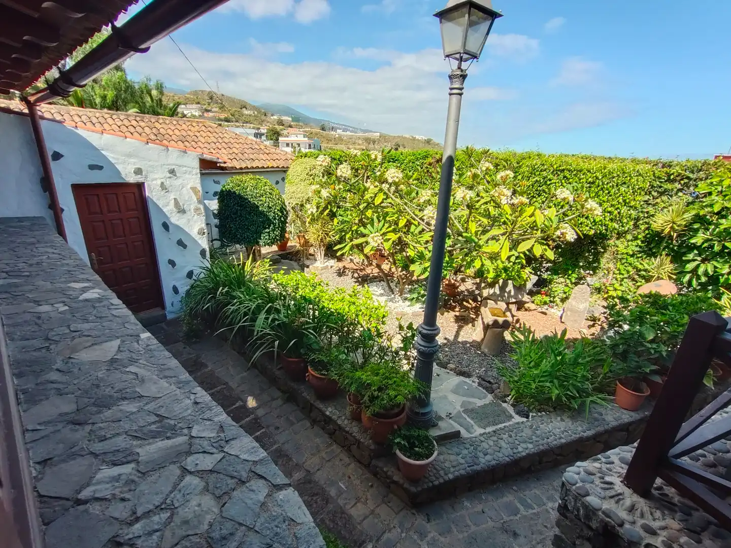 Vista exterior de Casa o xalet en venda en Icod de los Vinos amb Jardí privat, Terrassa i Traster