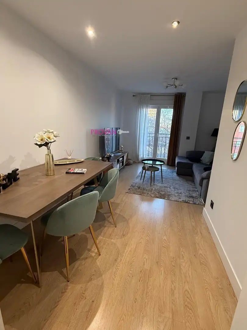 Sala d'estar de Pis en venda en Alcalá de Henares amb Aire condicionat, Traster i Piscina comunitària