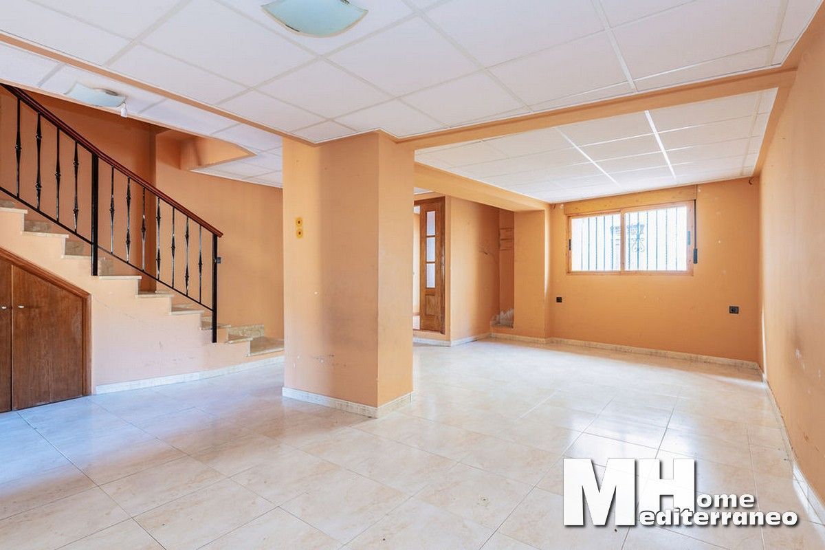 Single-family semi-detached for sale in Tales  with Heating, Terrace and Storage room